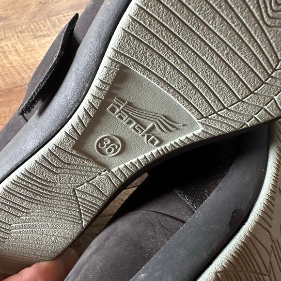 Women's Dansko Black Mary Jane Flats Size 5.5 - Picture 6 of 7